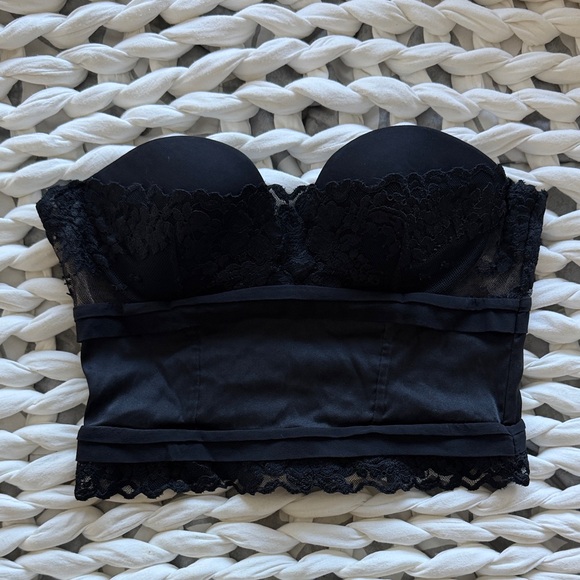 La Perla Other - EUC LA PERLA Elegant Black Lace Bustier 32D